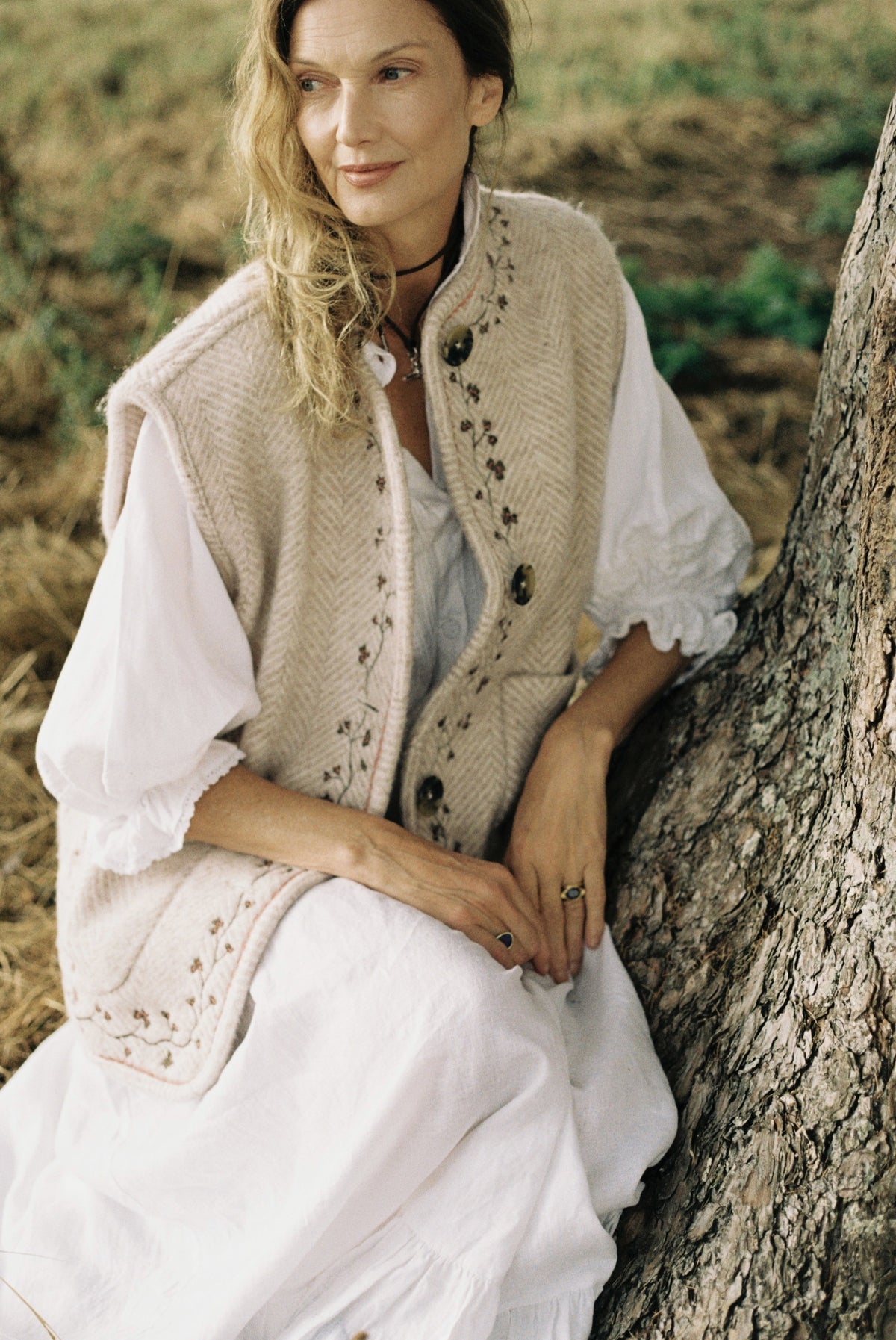 Frida Gilet - Oat Embroidered Clover