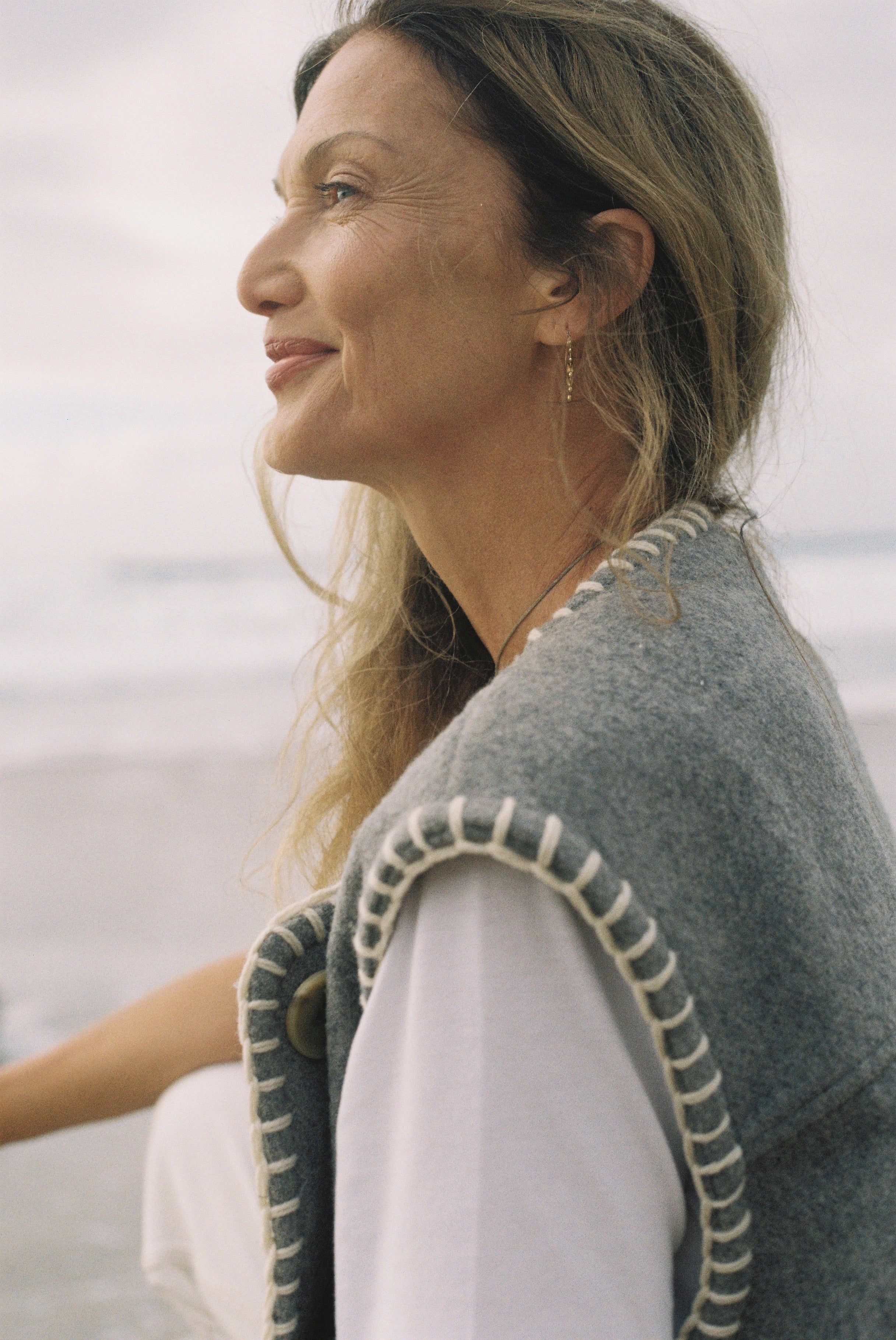 Frida Gilet - Grey Blanket Stitch