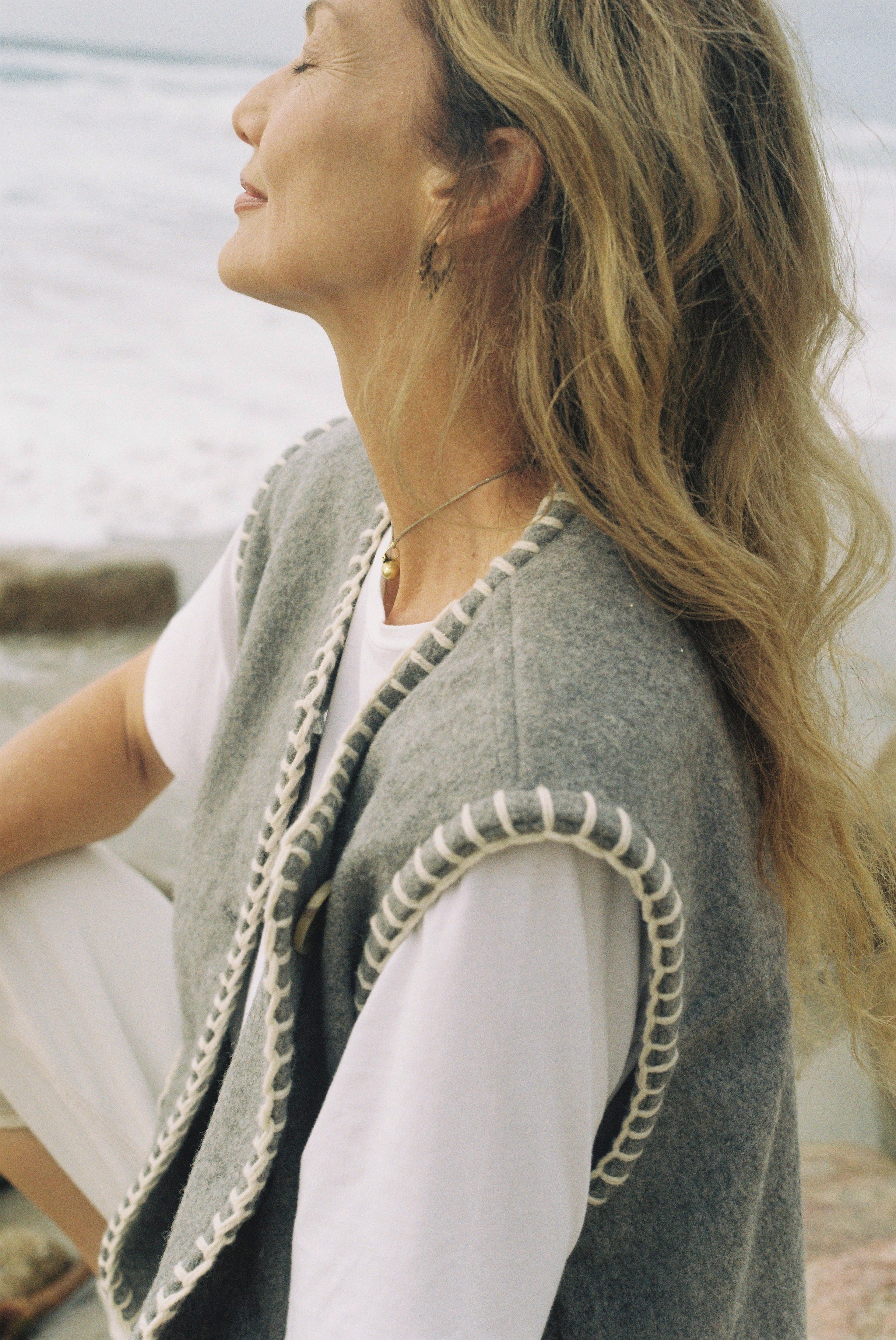 Frida Gilet - Grey Blanket Stitch