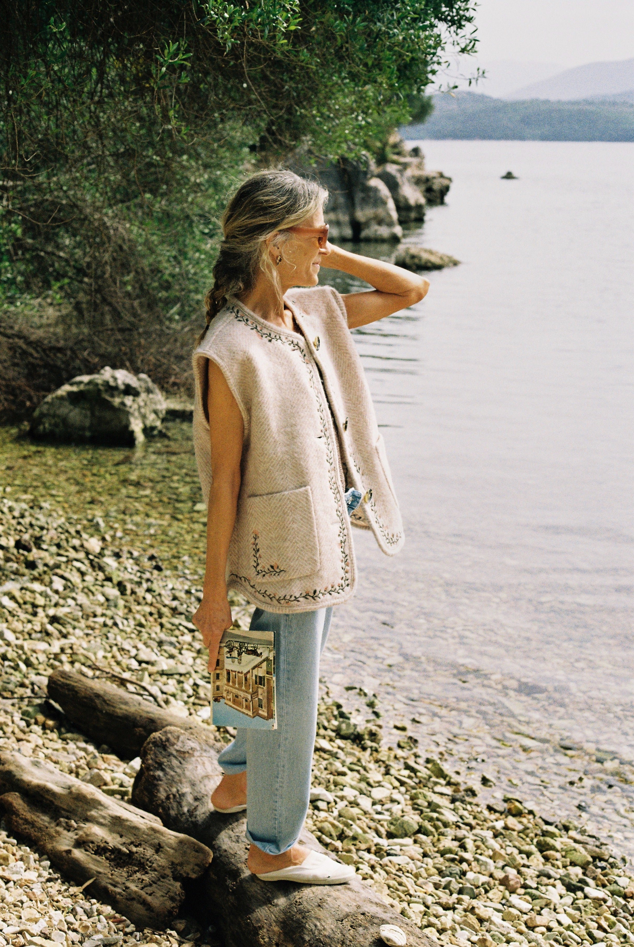 Frida Gilet - Oat Embroidered