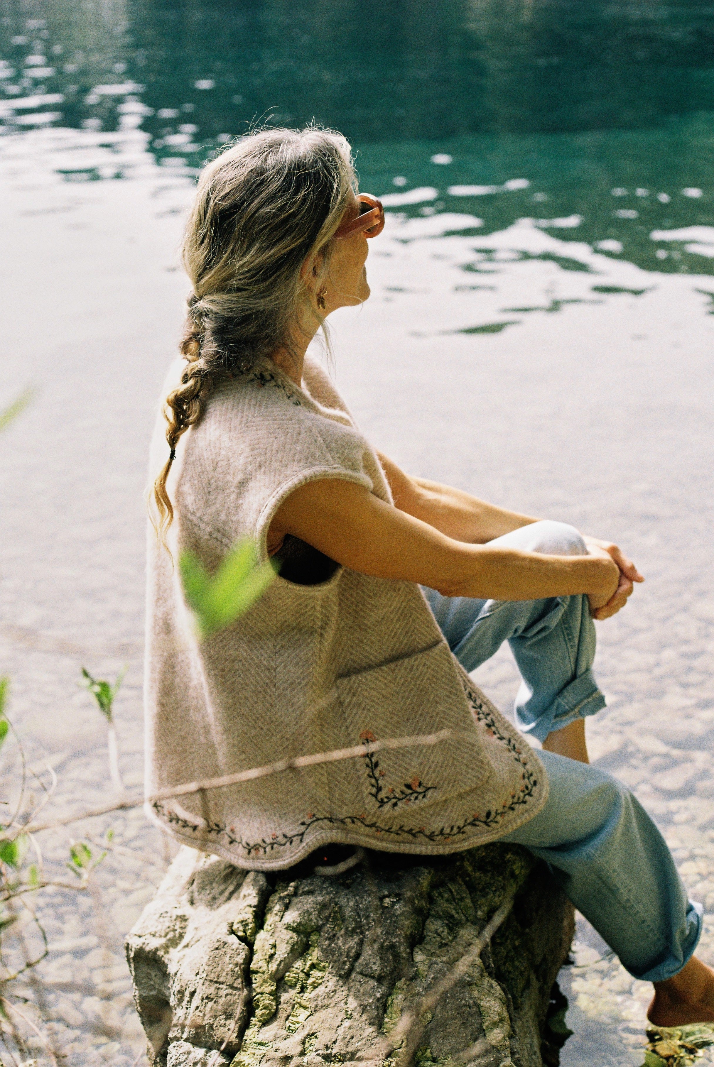 Frida Gilet - Oat Embroidered
