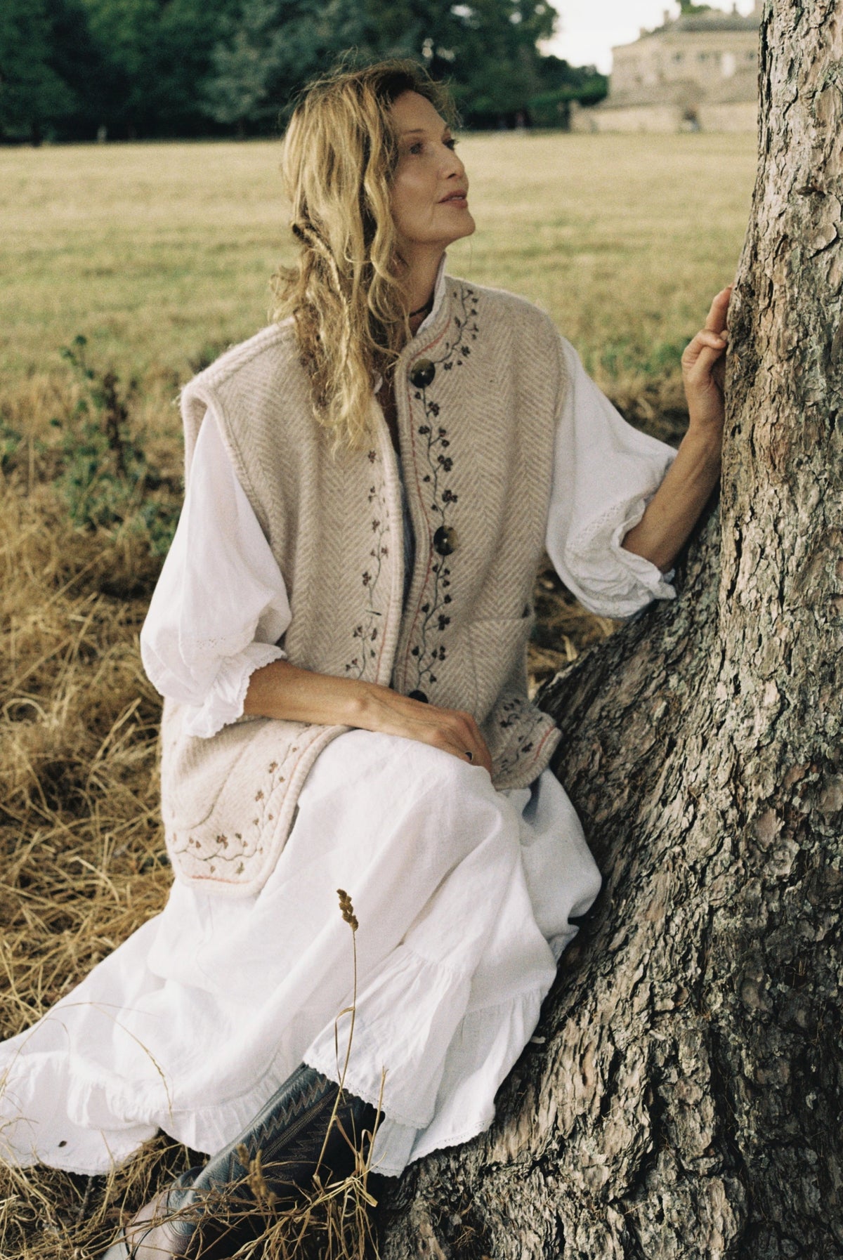 Frida Gilet - Oat Embroidered Clover