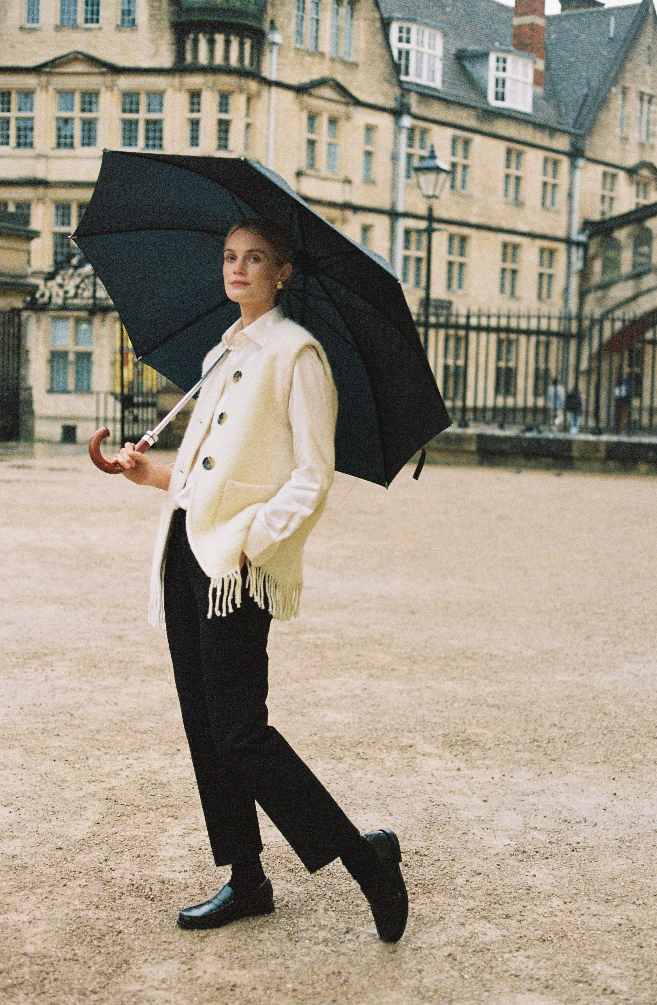 Frida Gilet - Cream Fringe